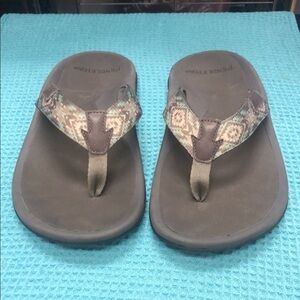 Pendleton Gray and Green with Southwestern Pattern Flip-Flops with Textured Sole
